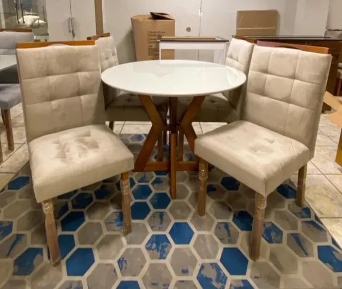 Mesa de Jantar Ibiza Redonda com 4 Cadeiras Art Assentos (P-ok)