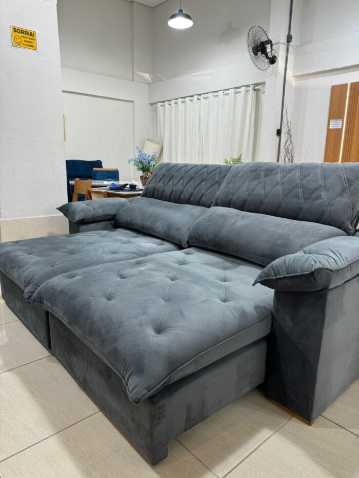 Sofá Retrátil e Reclinável Arezzo 2,50 m Veludo bege – ARJAN DECOR(total) - Imagem 2