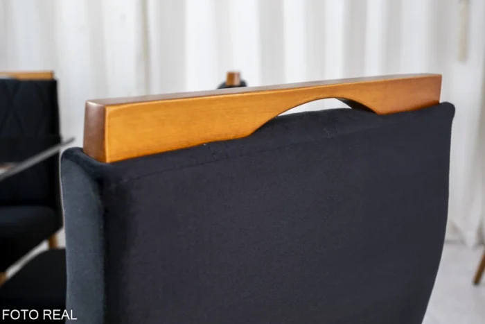 Mesa de Jantar Pedro Mel Vidro Preto 90×90 4 Cadeiras Lisboa Veludo Preto 504 Madeira Maciça Art Assento - Entregue Montada - Imagem 3
