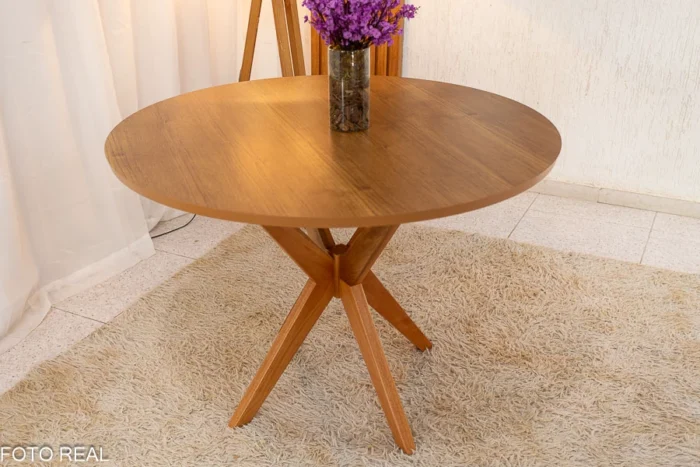 Mesa de Jantar Simpatia Tampo Redondo 108×108 Cinamomo JCM 4 Cad. Lisboa Veludo Cinza 507 Madeira Maciça Art Assento - Entregue Montada(rufer) - Imagem 7