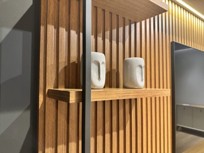 Painel + Rack + Dois Módulos Laterais Ouro Preto Nature/Off White – LINEA BRASIL Altura: 198 cm Largura: 268 cm Profundidade: 41 cm (tt) - Imagem 3