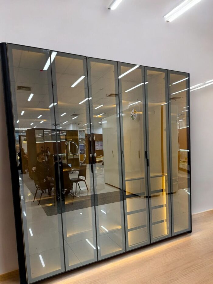 .Roupeiro Innova 6 Portas de Vidro Reflecta com LED 2.50m 100%MDF C/ Pes(rn). - Imagem 5