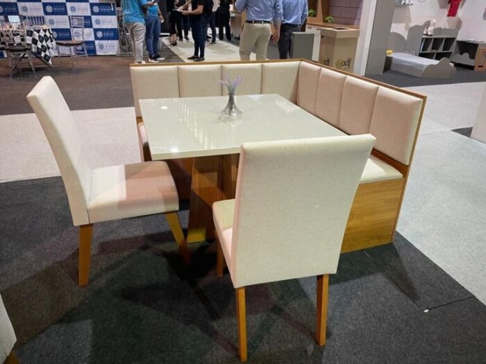 .Conjunto Canto Alemão + Mesa Mon/Soberano Mel/Blonde + 2 Cadeiras Milão – VIERO MÓVEIS ( total).