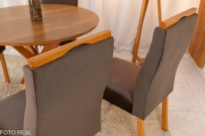 .Mesa de Jantar Simpatia Tampo Redondo 108×108 Cinamomo 4 Cad. Lisboa Veludo  Madeira Maciça - Entregue Montada (ruffer). - Imagem 4