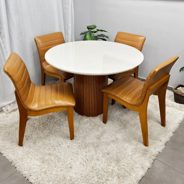 Mesa de Jantar Dara 110cm Redonda com Vidro e 4 Cadeiras Sofia em Corino Estofadas Lj Móveis.P