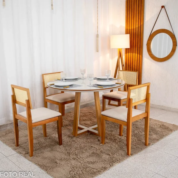 Mesa de Jantar Atlanta Redonda 120cm Vidro Off/Base Madeira + 4 Cad. Santorini Linho Bege Madeira Minas Plac - Entregue Montada.R